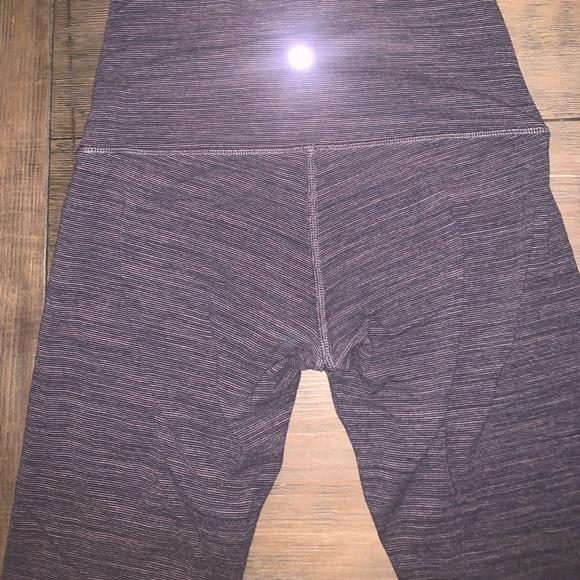 Lululemon Wunder Under Crop (Hi-Rise) - Picture 3 of 4
